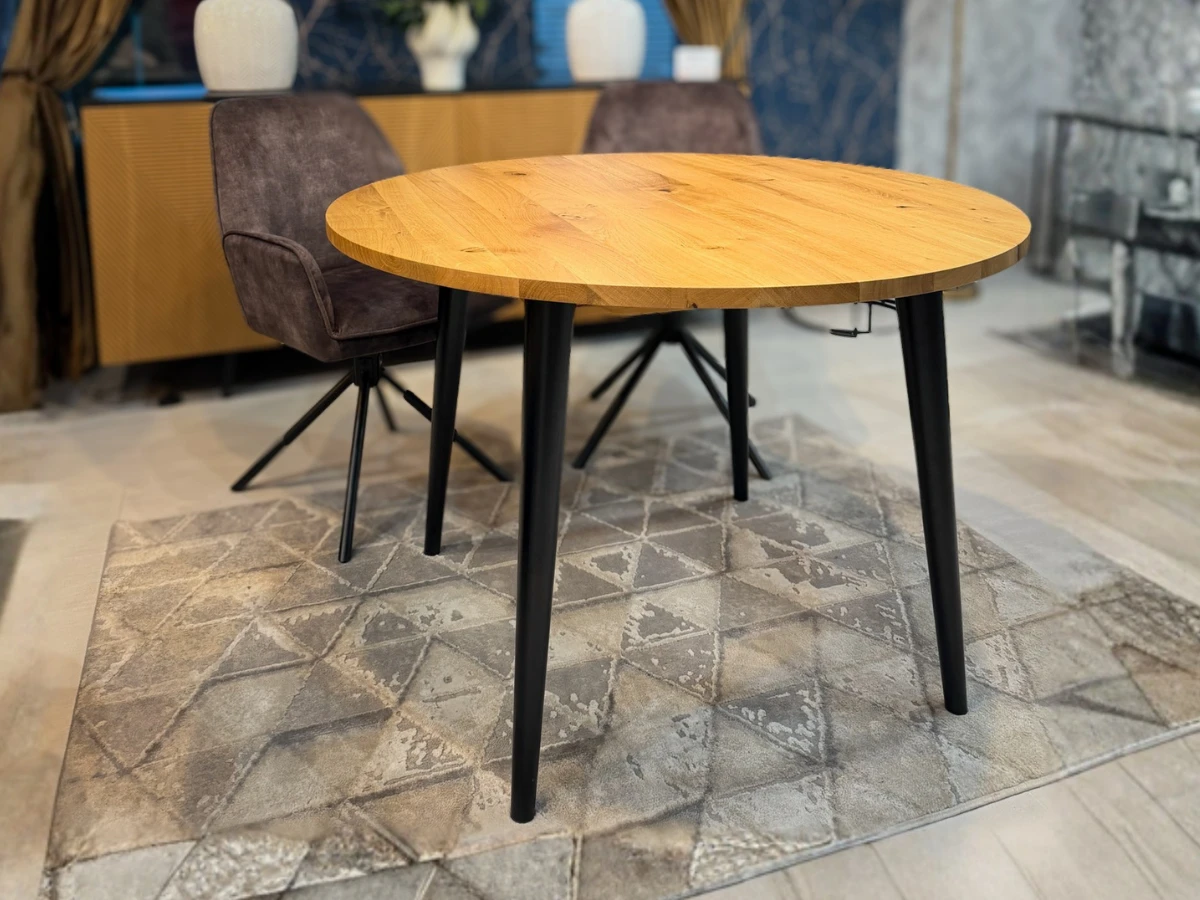 Okrągły stół z litego drewna