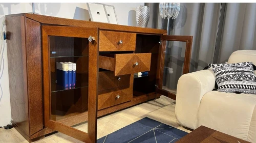 Komoda przeszklona Cube