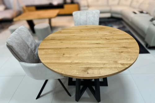 Okrągły stół z litego drewna